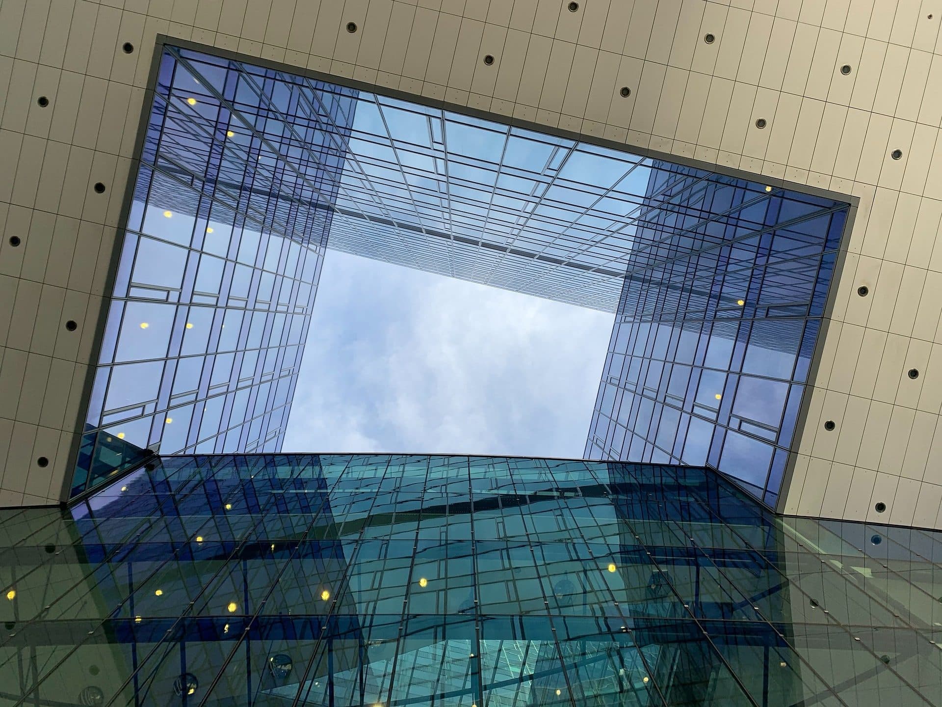 Hoe je verschillende afdelingen meeneemt in je AI-strategie