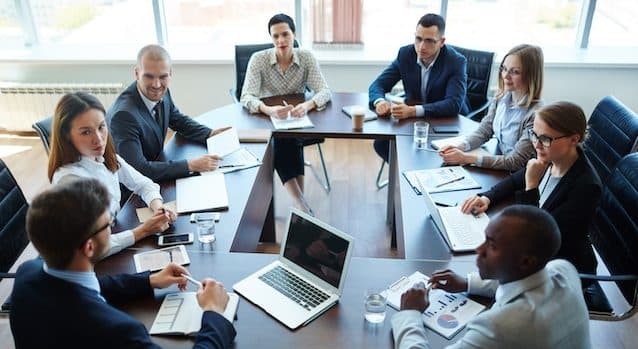 AI succesvol opschalen in grote organisaties: zo pak je het aan