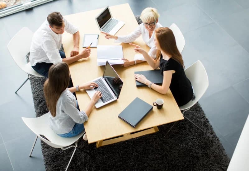 AI succesvol opschalen in grote organisaties: zo pak je het aan